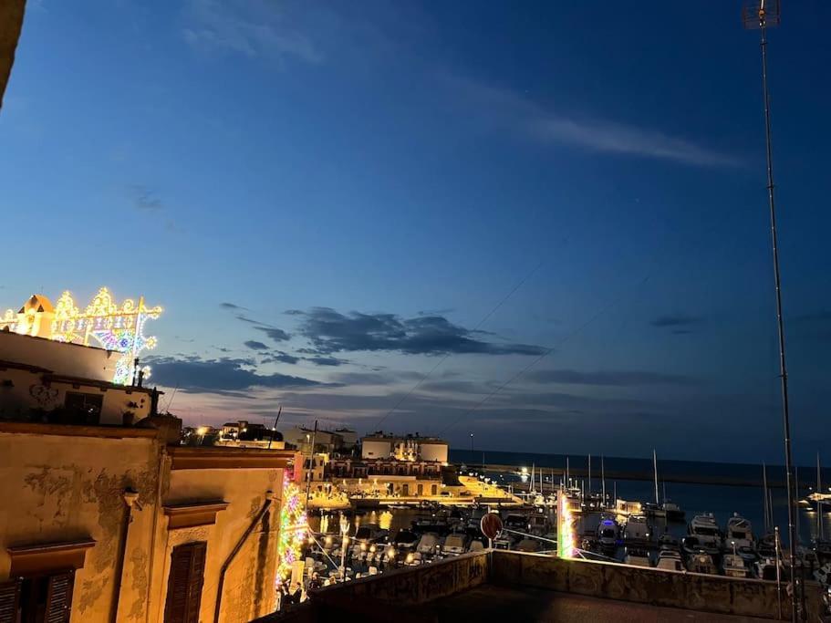 Palazzo Lamantea Boutique Rooms Bisceglie Exterior photo