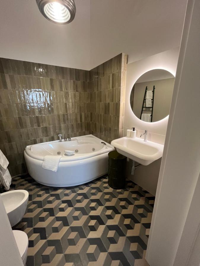 Palazzo Lamantea Boutique Rooms Bisceglie Exterior photo